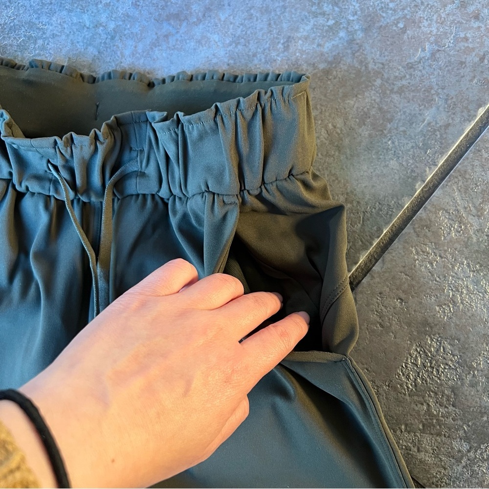 Lululemon Green Jogger Pants Size 0 - Picture 6 of 13